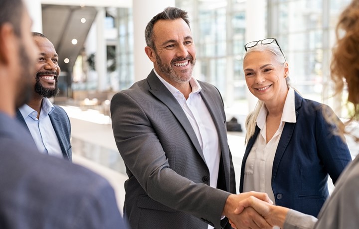 The Pros and Cons of Working with Regional and National Carriers